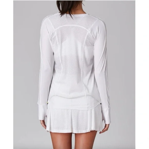 L’ETOILE SPORT Performance The Perforated Long Sleeve Tee in White  Size XS - Picture 3 of 10